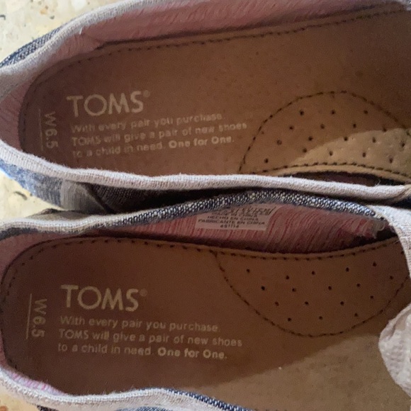 Toms shoes - Picture 2 of 5